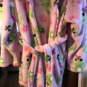 Warm and cozy bathrobe-Frogs anyone?